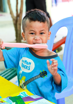 Kid Brushing His Teeth at the Pediatric Dentist in Fort Lee and Westwood, NJ